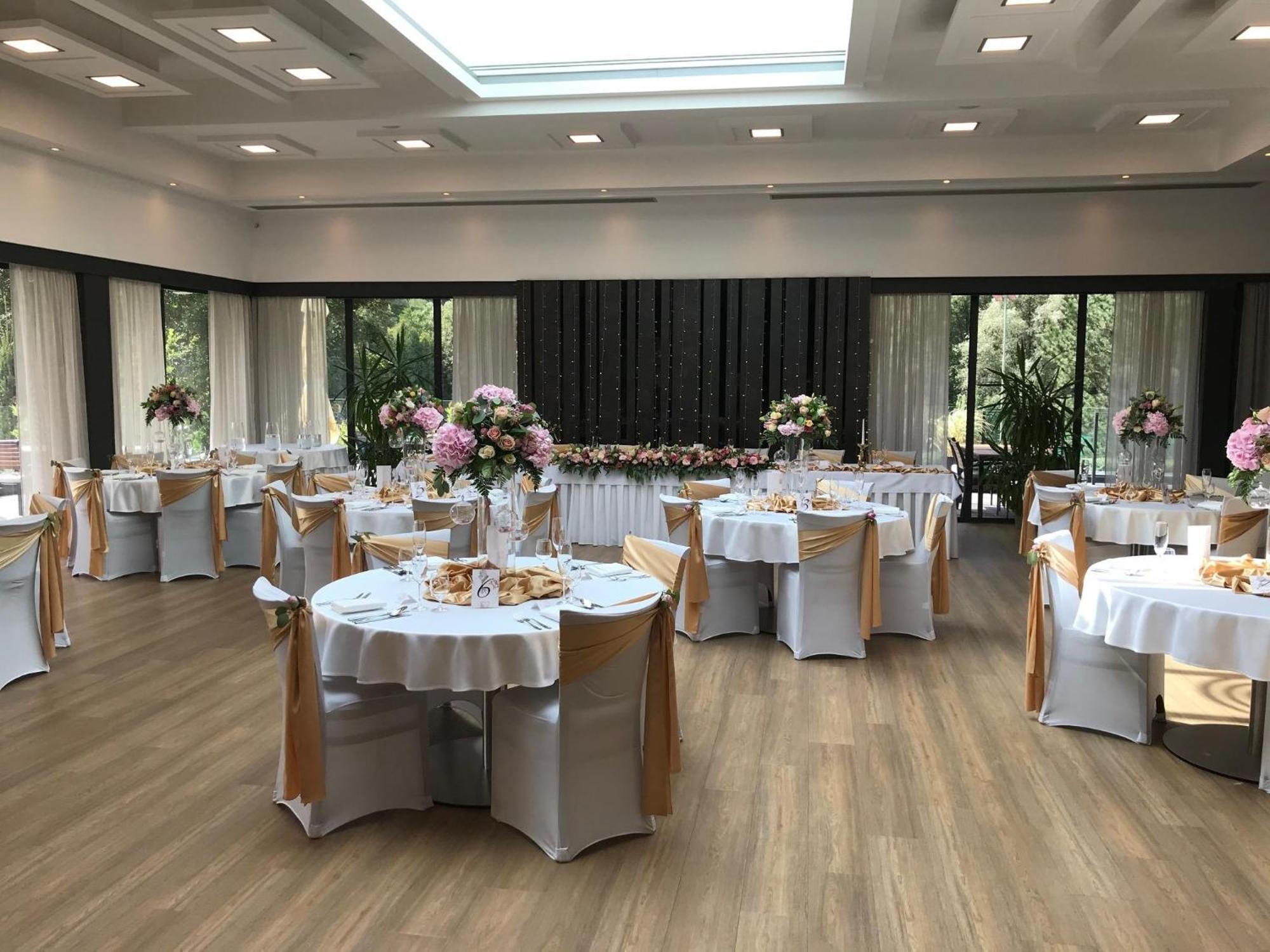 Hotel Bartos Frenštát pod Radhoštěm Dış mekan fotoğraf